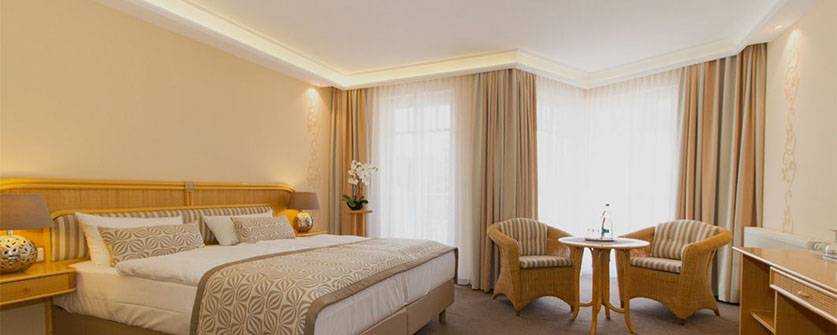 Energiesparend und ästhetisch: Indirekte Beleuchtung mit Styroporleisten und LED Strips Energiesparend und ästhetisch: Indirekte Beleuchtung mit Styroporleisten und LED Strips